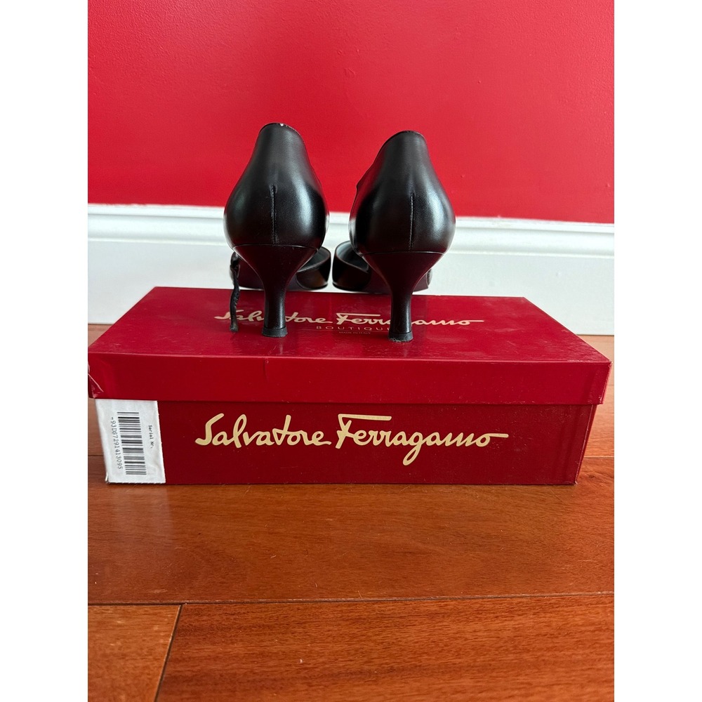 Salvatore Ferragamo Medea Pumps Womens Black Nappa Leather T-Strap 9.5 AA - Picture 3 of 8